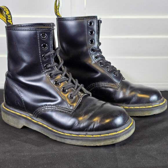 Dr. Martens 1460 Women's Original Smooth Leather Lace Up Boots - Black, Size 6 - Picture 1 of 11